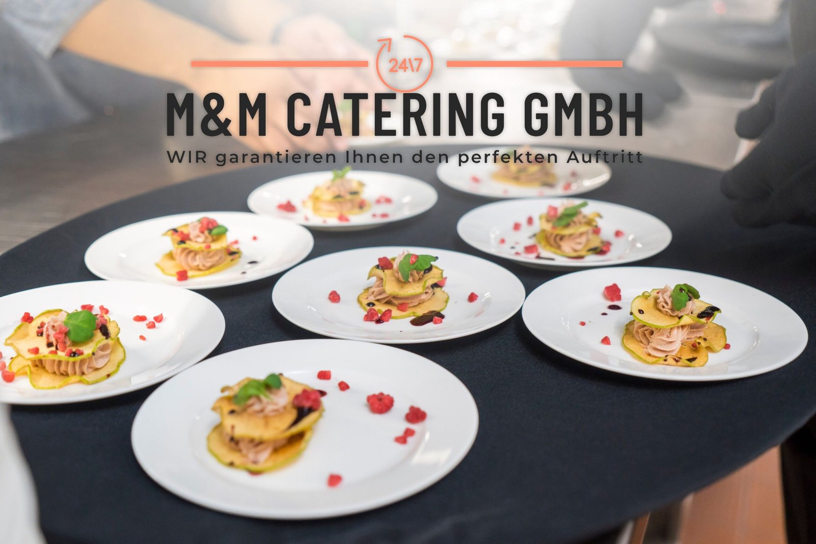 Modernes Firmen Catering mit Buffet, Fingerfood und Business Lunch für Meeting oder Sommerfest
