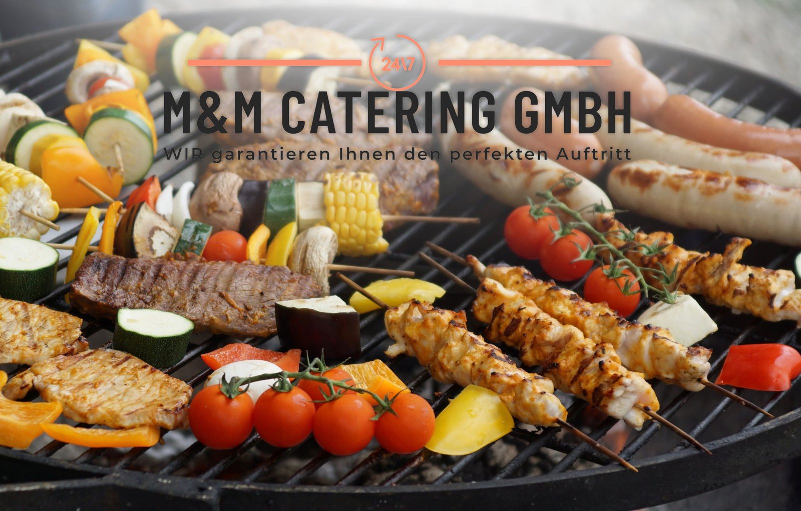 Professionelles Grill Catering in Wien bei einer Sommer-Gartenparty mit Live-Grillstation und Buffet